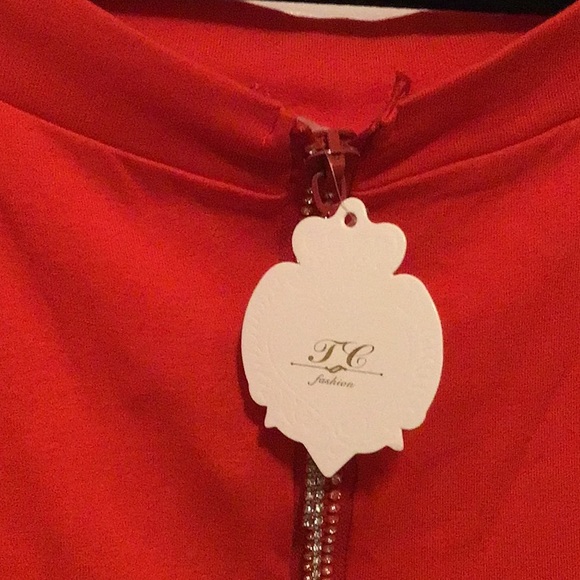 Off shoulder top - Picture 2 of 3